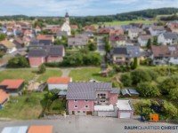 Hauptbild Ein/Zweifamilienhaus mit Sonnenterrasse, Garage und großen Garten